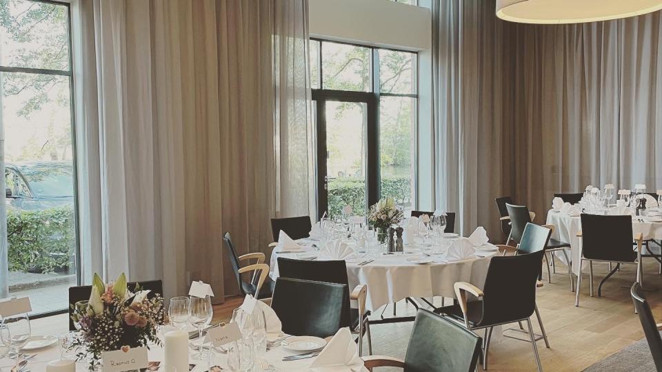 New, beautiful decoration of an elegant ballroom in a historic hotel