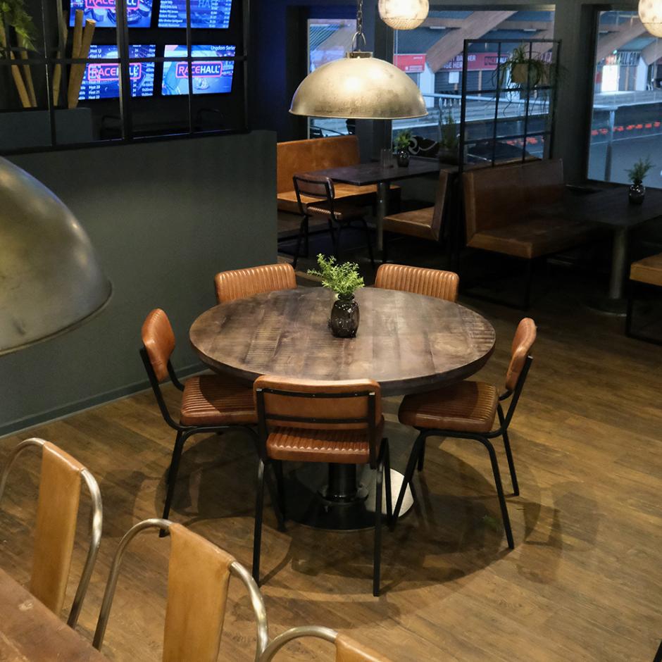 Round tables for great conversations
